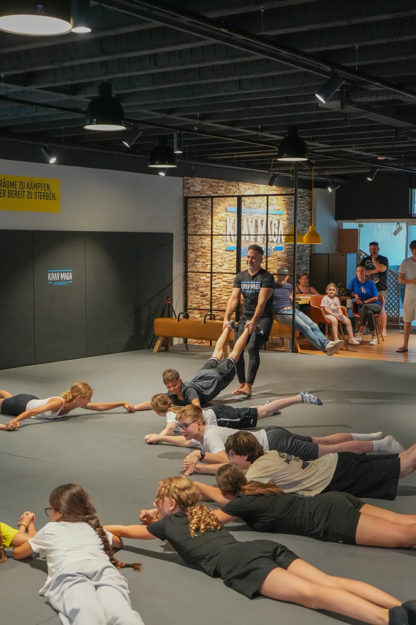 Krav Maga Teens – Aufwärmspiel auf der Matte