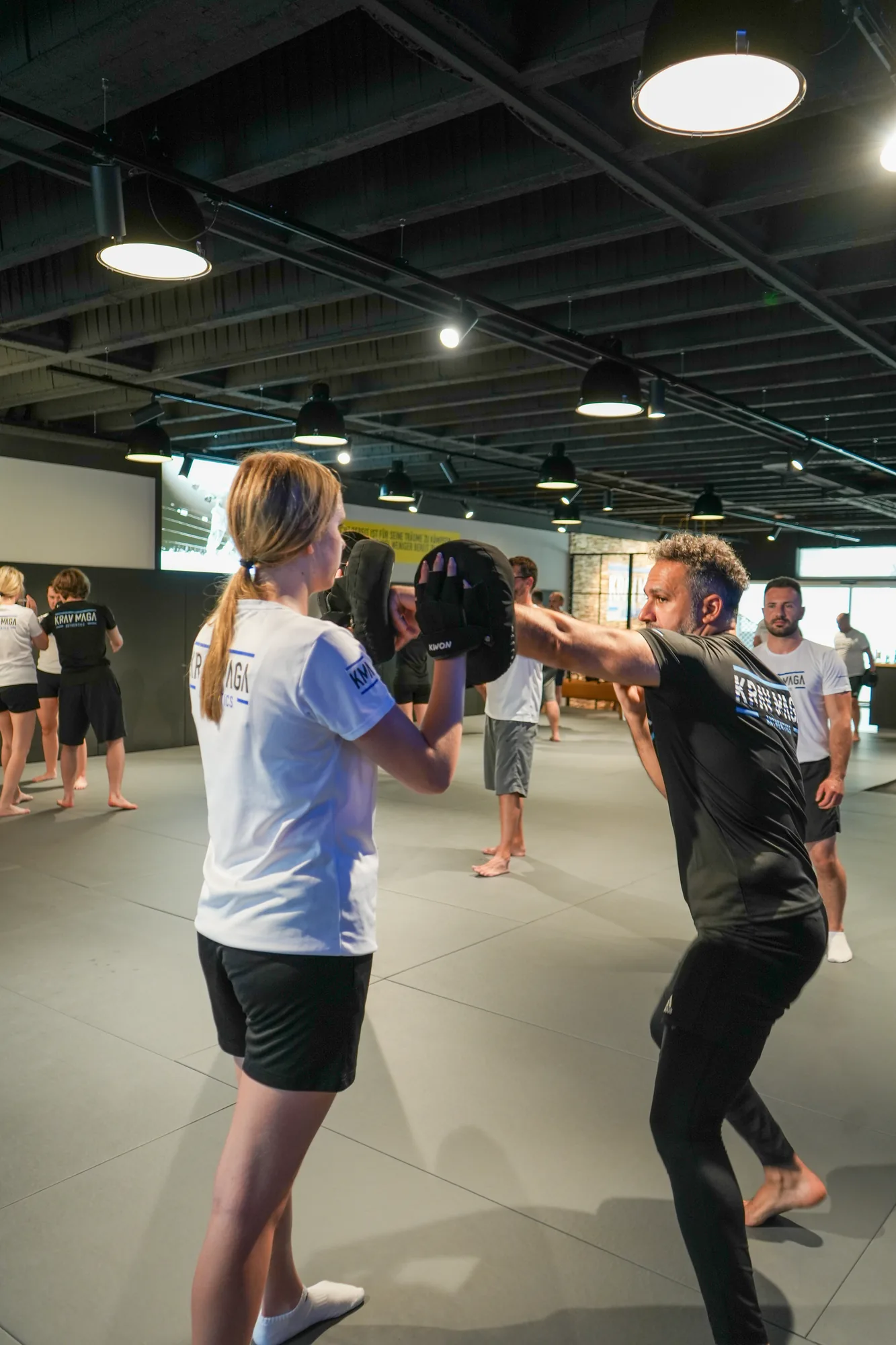 Krav Maga für Erwachsene – Pratzentraining zu zweit